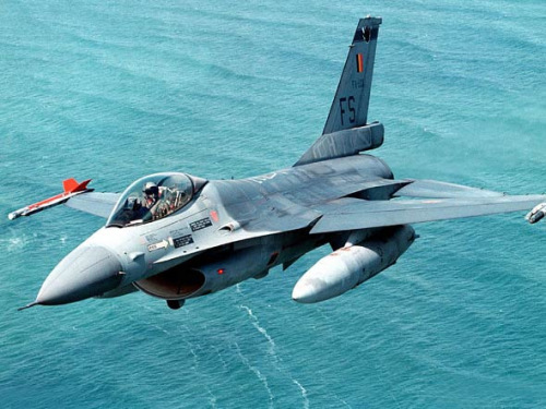 �Y�ψD��������܊F-16��(zh��n)���C(j��)