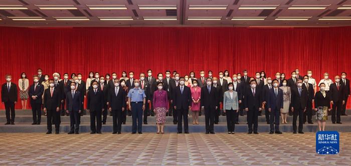 習(xí)近平會見香港特別行政區(qū)行政、立法、司法機(jī)關(guān)負(fù)責(zé)人