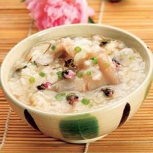 �t����