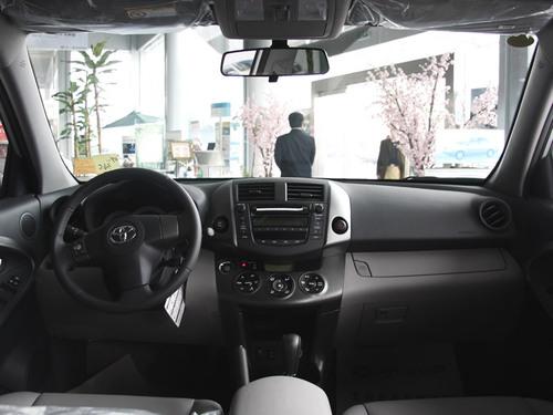 ����Ⱥ�����x����4���N(xi��o)��ǰ���SUV���]