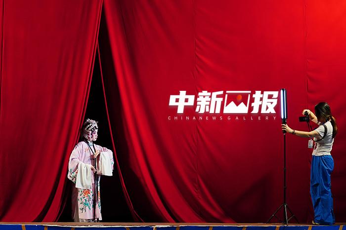 昆明滇?。簭摹翱磻颉钡健叭霊颉?>
     <p>昆明滇?。簭摹翱磻颉钡健叭霊颉?/p>
</a>
        </div>
    </div>
    <!--推薦圖集end-->
    <div   id=